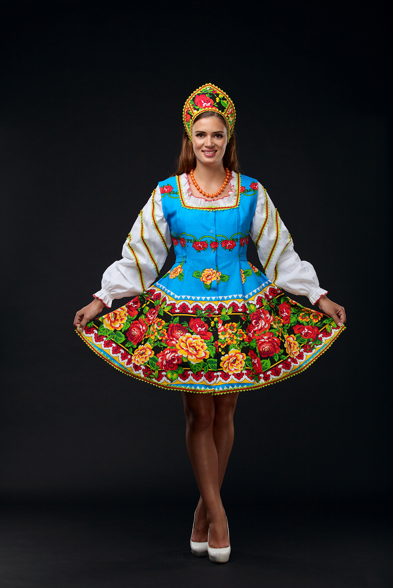 Стилизованный русский народный костюм